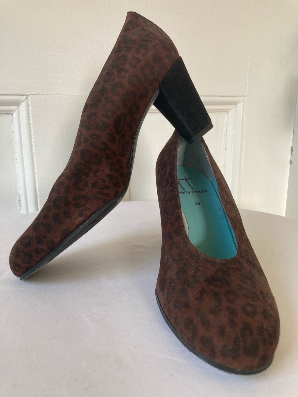 Thierry Rabotin Italy elegant subtle  animal leopard print excellent 38